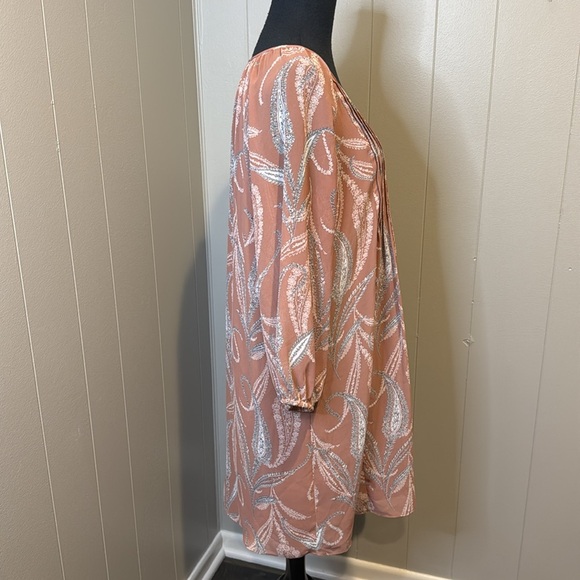 LOFT OUTLET Women’s Medium PAISLEY V NECK PLEAT FRONT BOHO SHIFT MINI DRESS - Picture 5 of 10